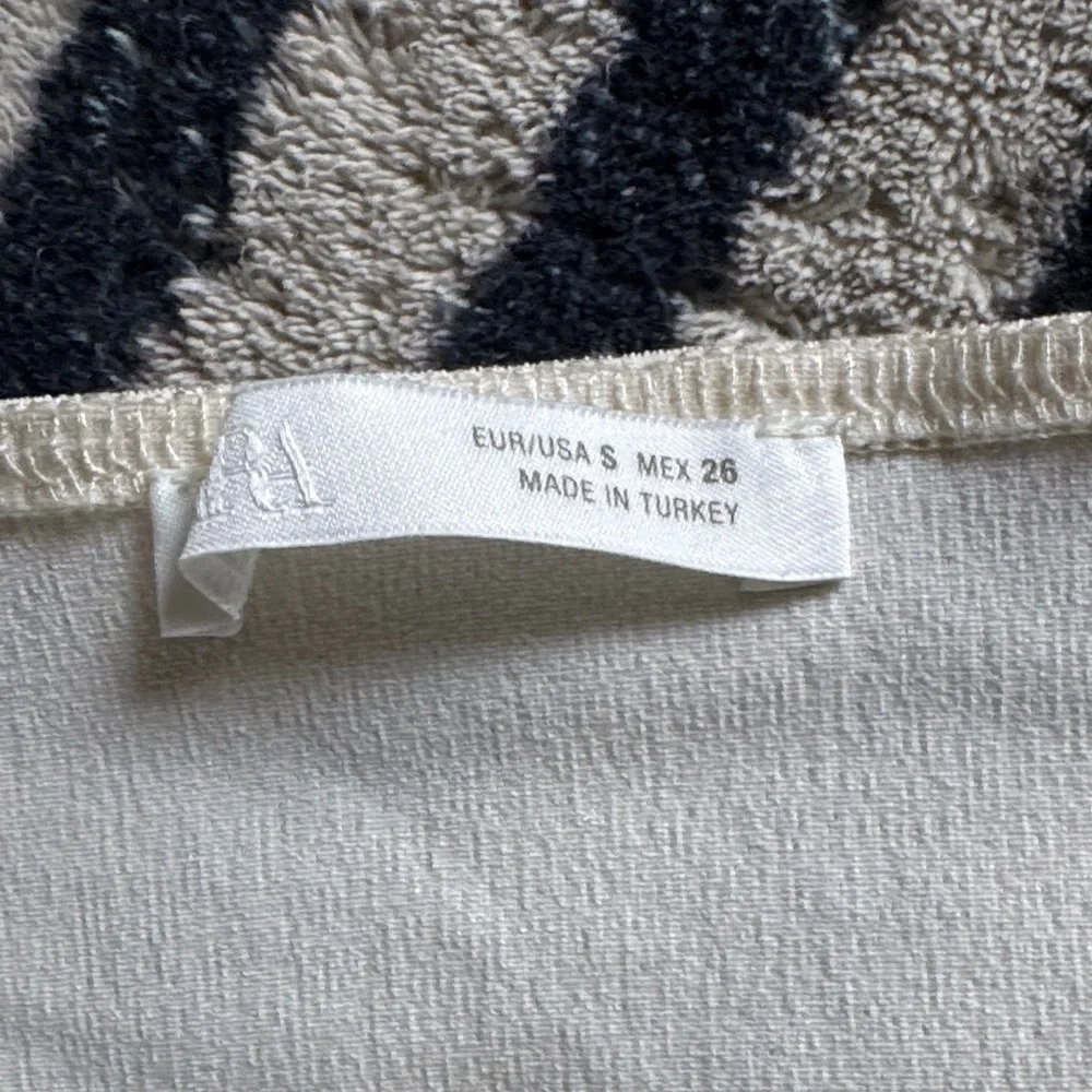 Zara Off-White Long Sleeve Bodysuit - Picture 2 of 5